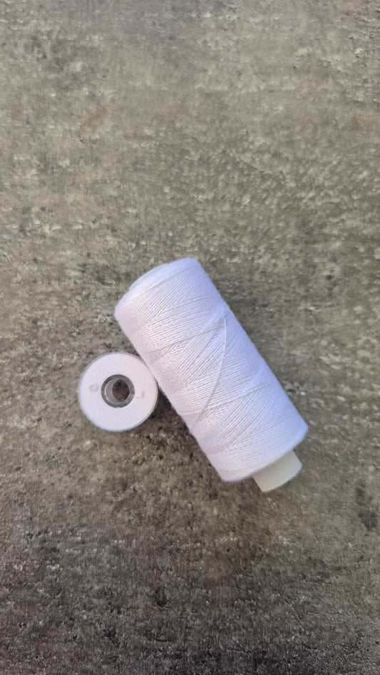 Fil à coudre avec bobine - différentes couleurs