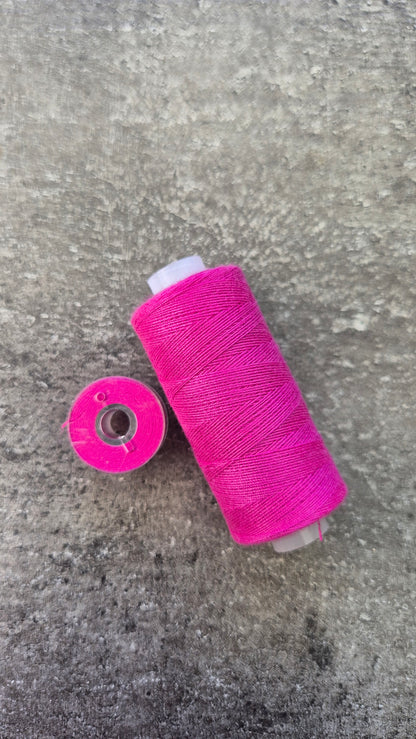 Fil à coudre avec bobine - différentes couleurs