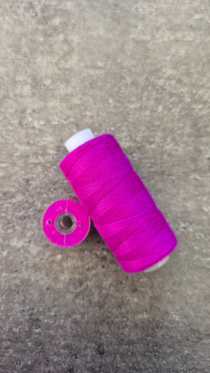 Fil à coudre avec bobine - différentes couleurs